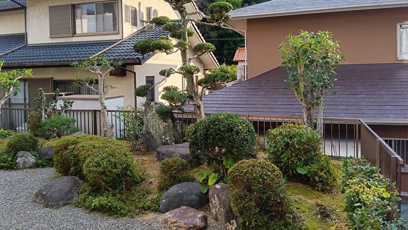 浜松市浜名区個人宅の剪定・刈り込み作業